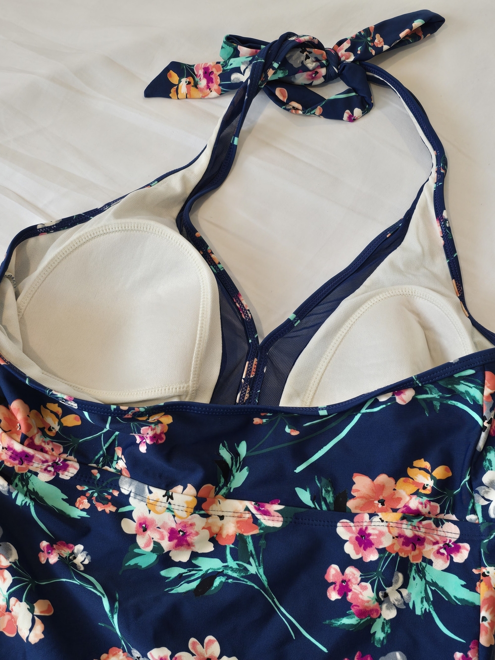Set Of Two One-Piece Swimsuits. Size L. 12 - Picture 4 of 10